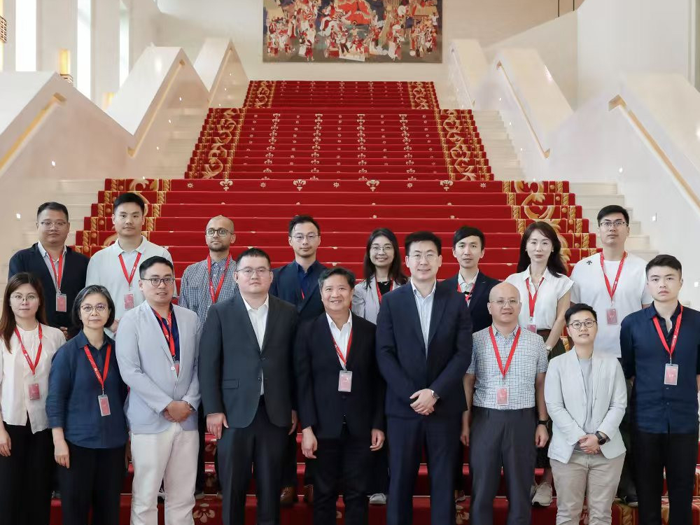 HuaweiGroupPhoto